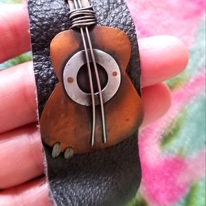 Guitar bracelet